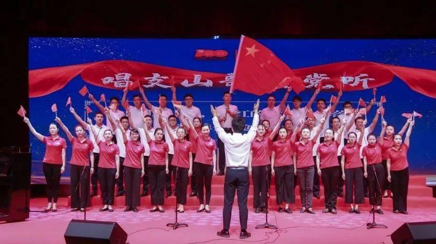《爱情公寓1》胡一菲和宛瑜进行蛋炒饭比赛时主要是什么样子的呢？